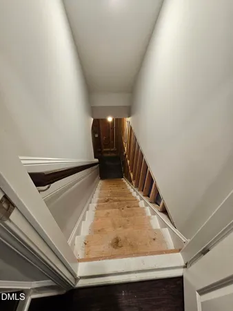 a view of room with an empty room