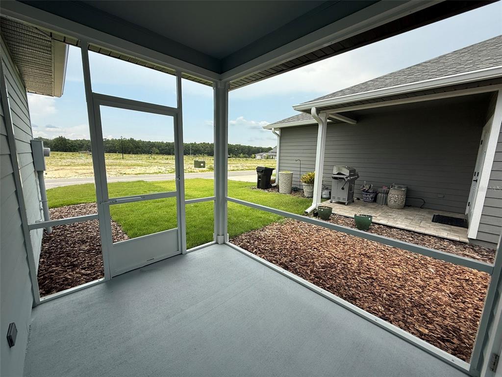 9654 Southwest 67th Lane Gainesville, FL 32608 - Photo 21 of 44 a room with window