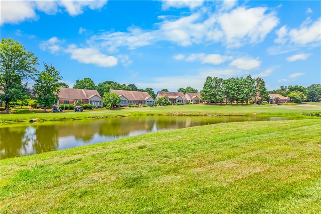 204 Hamilton Court Bermuda Run, NC 27006 - Photo 31 of 33