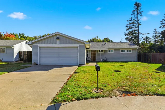 $390,000 | 328 Las Animas Circle, Sacramento, CA 95838