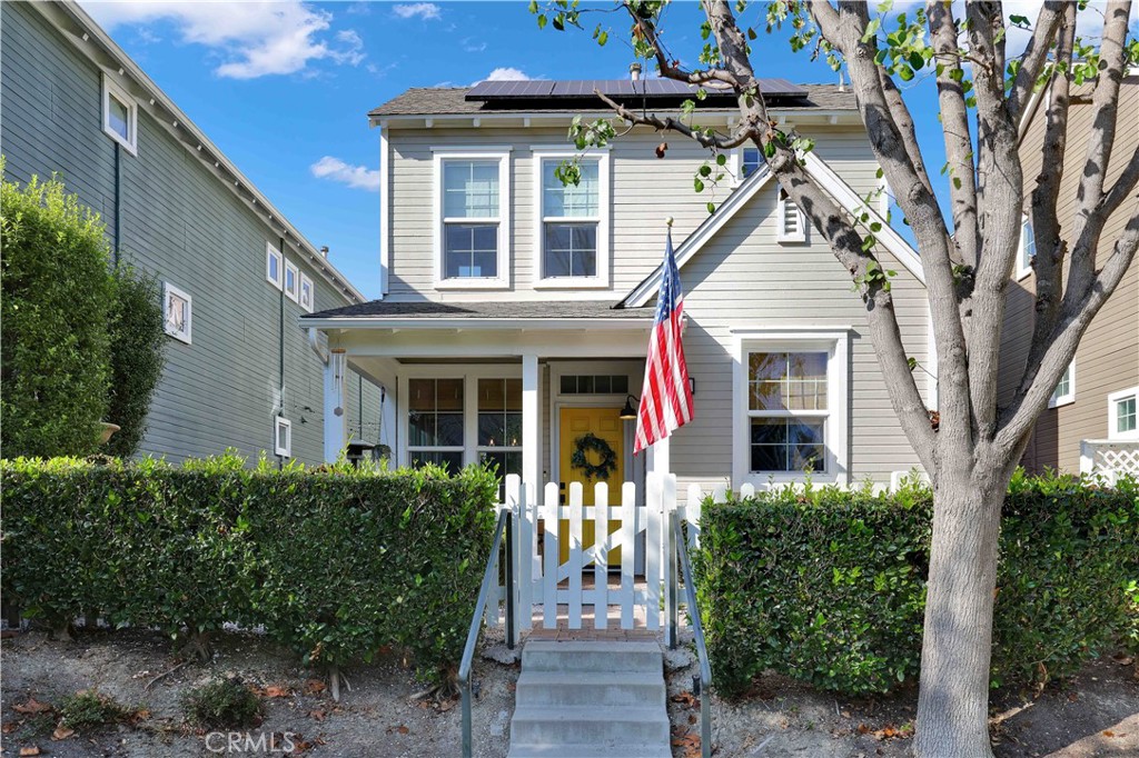 10 Wood Barn, Ladera Ranch. Plan B Surrey Farm Home built by Barratt American. Home has been re-piped, solar that is fully owned by seller, and has a whole house fan