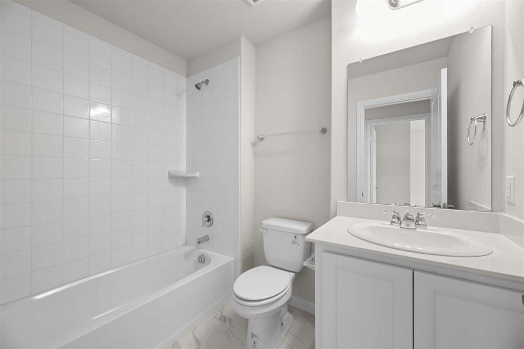 203 Griffith Drive Princeton, TX 75407 - Photo 11 of 15 Shasta II Representative Photo_13