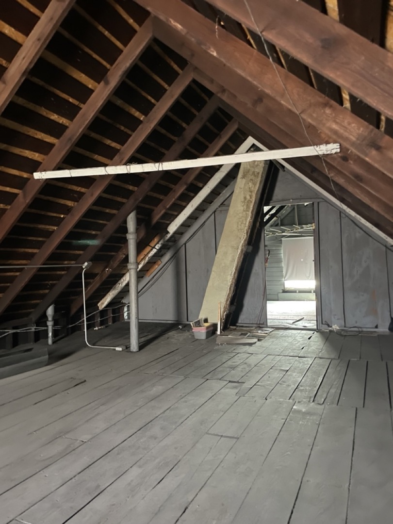 4555 South Francisco Avenue Chicago, IL 60632 - Photo 14 of 40 a view of an empty room