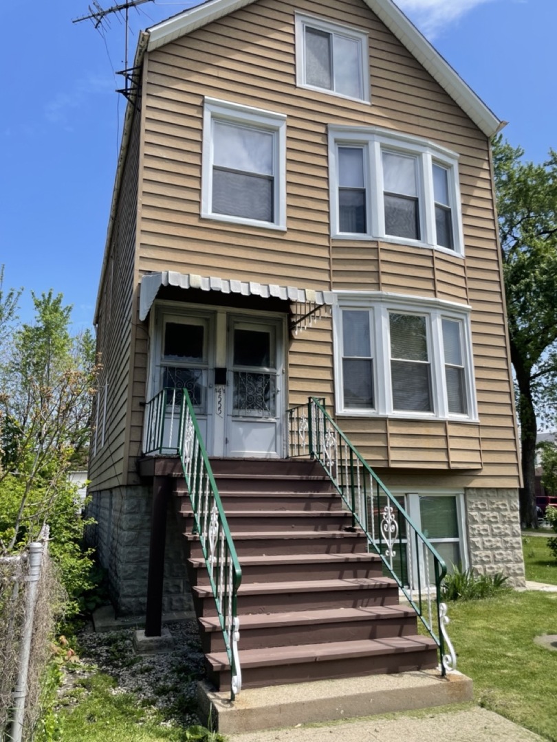 4555 South Francisco Avenue Chicago, IL 60632 - Photo 2 of 40 a front view of house