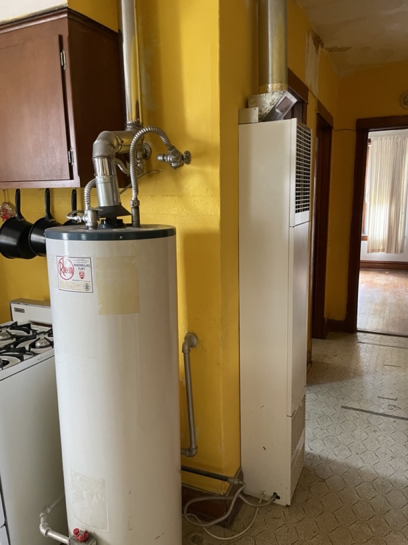 4555 South Francisco Avenue Chicago, IL 60632 - Photo 29 of 40 a bathroom with a sink