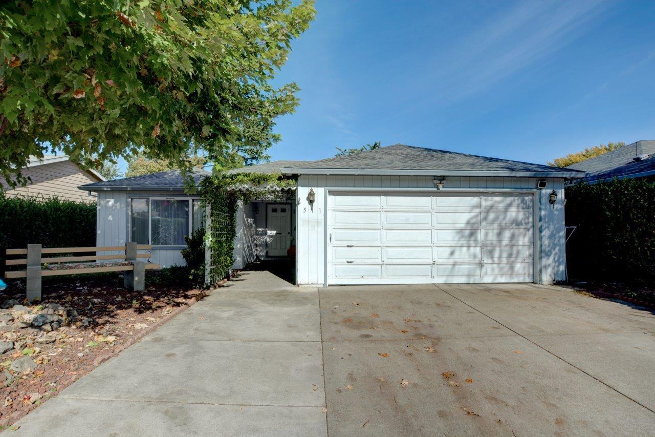 511 Mace Road Medford, OR 97501 - Photo 4 of 35 DSC_8714_5_6