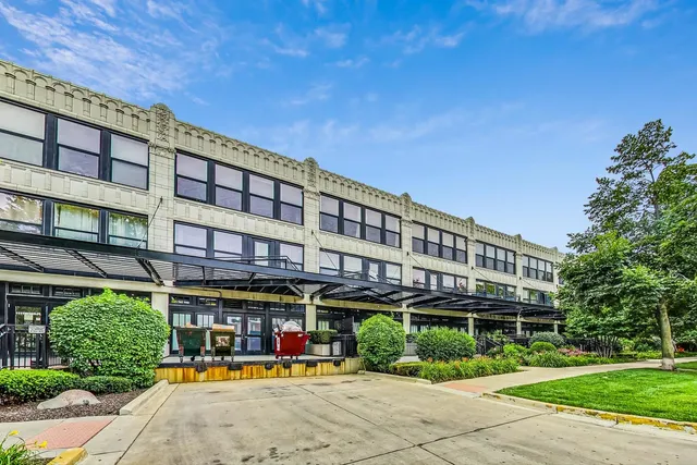 $490,000 | 1111 West 14th Place, Unit 328, Chicago, IL 60608