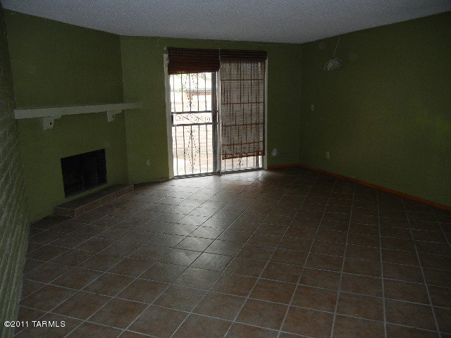 4305 East Presidio Road Tucson, AZ 85712 - Photo 4 of 22