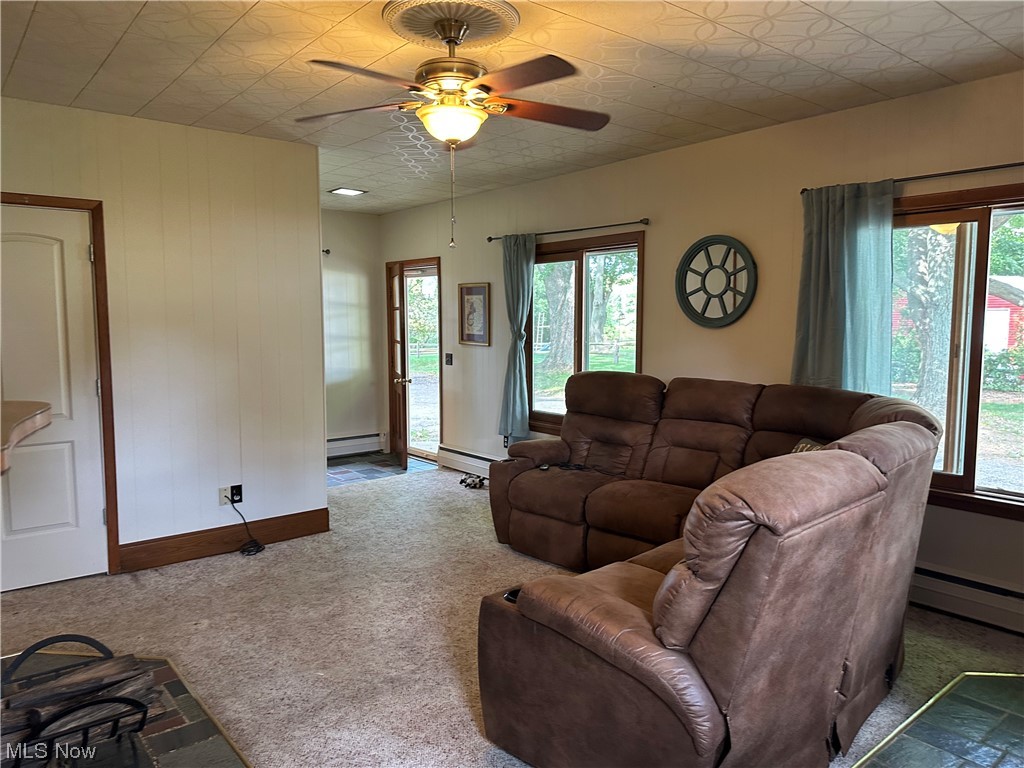5829 North Ridge Road Madison, OH 44057 - Photo 7 of 32 Living Room