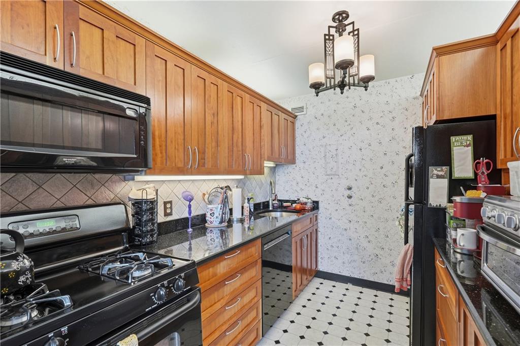 1150 Bower Hill Road, Unit 702A Pittsburgh, PA 15243 - Photo 19 of 37 Gallery Image 19
