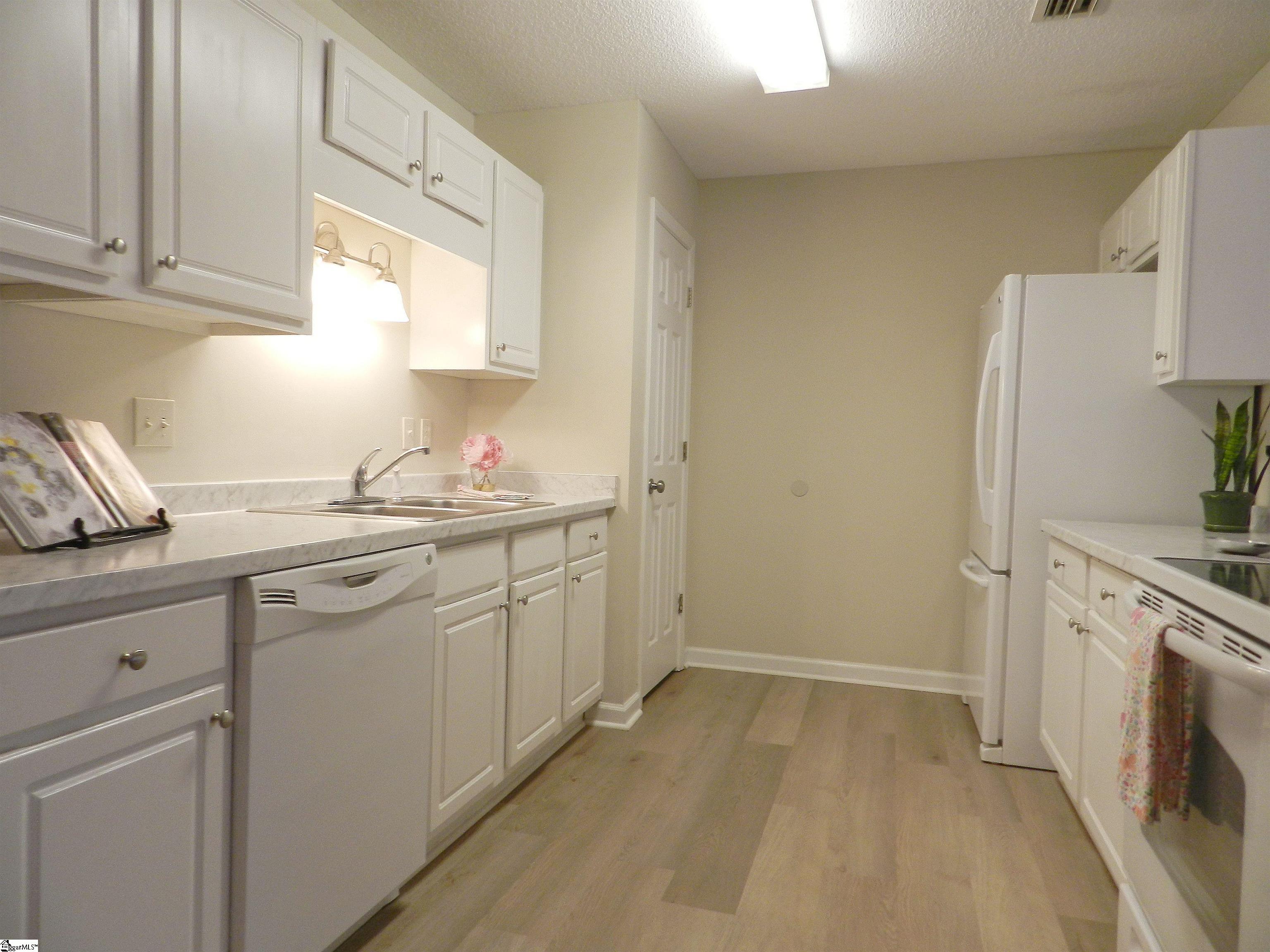 801 Pelham Square Way Greer, SC 29650 - Photo 6 of 18