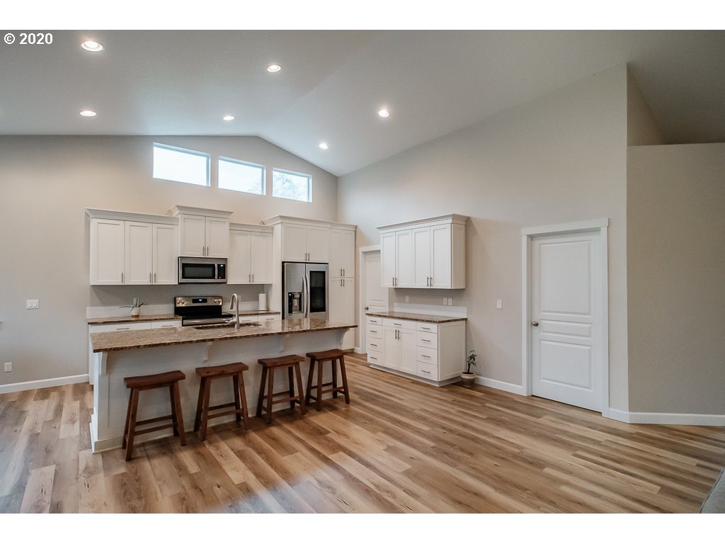 160 Steelhammer Road Silverton, OR 97381 - Photo 14 of 32 Gallery Image 14
