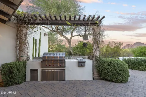 $3,425,000 | 5700 North 33rd Place, Paradise Valley, AZ 85253