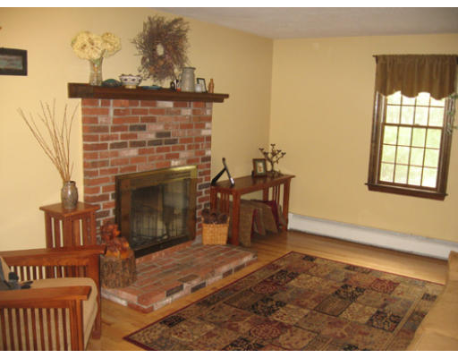3 Parmenter Road Hudson, MA 01749 - Photo 5 of 22 Gallery Image 5