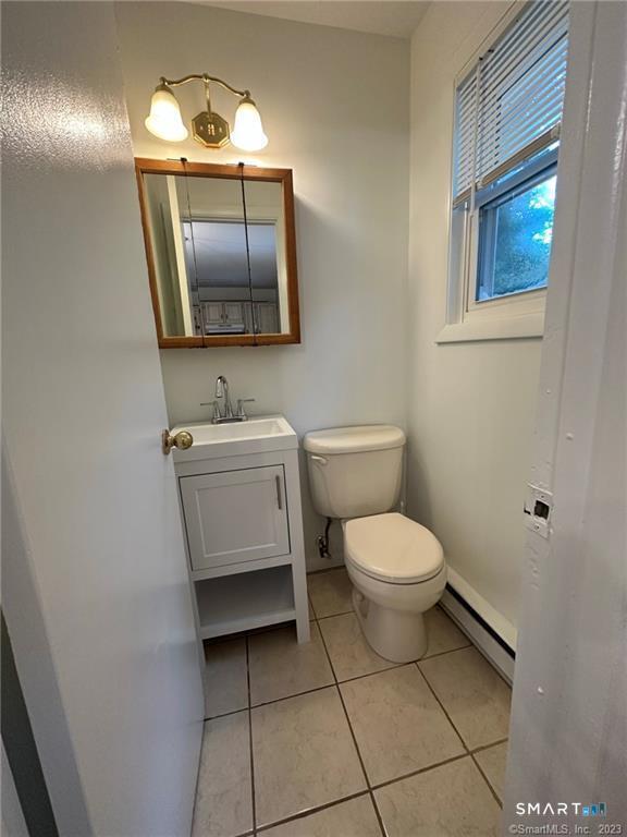 112 Rodgers Road, Unit 112 Fairfield, CT 06824 - Photo 13 of 22 Powder Room