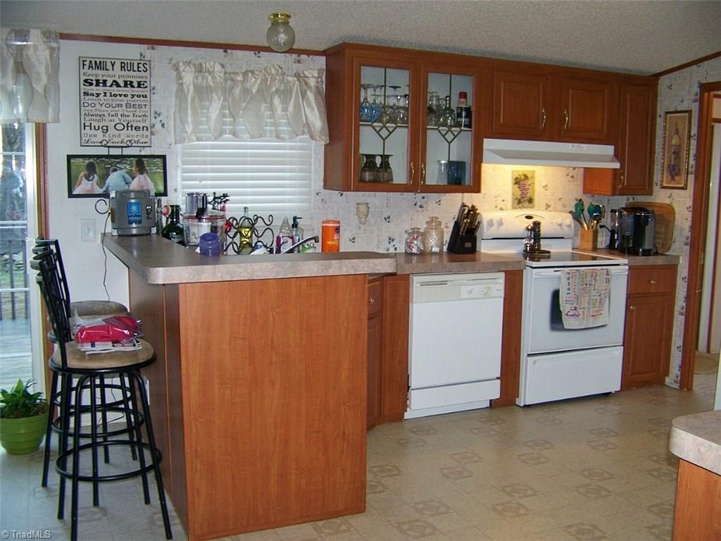 690 Jim Hill Road Pilot Mountain, NC 27041 - Photo 5 of 21 Kitchen