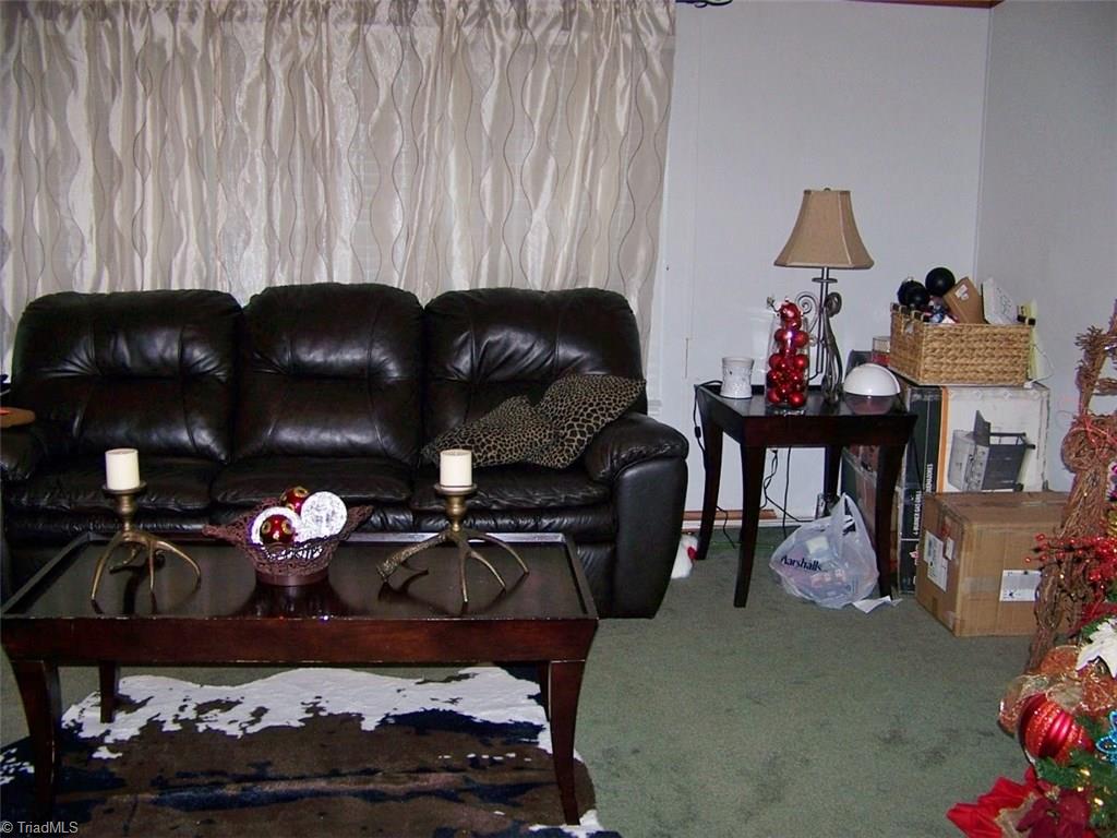 690 Jim Hill Road Pilot Mountain, NC 27041 - Photo 8 of 21 Family Room