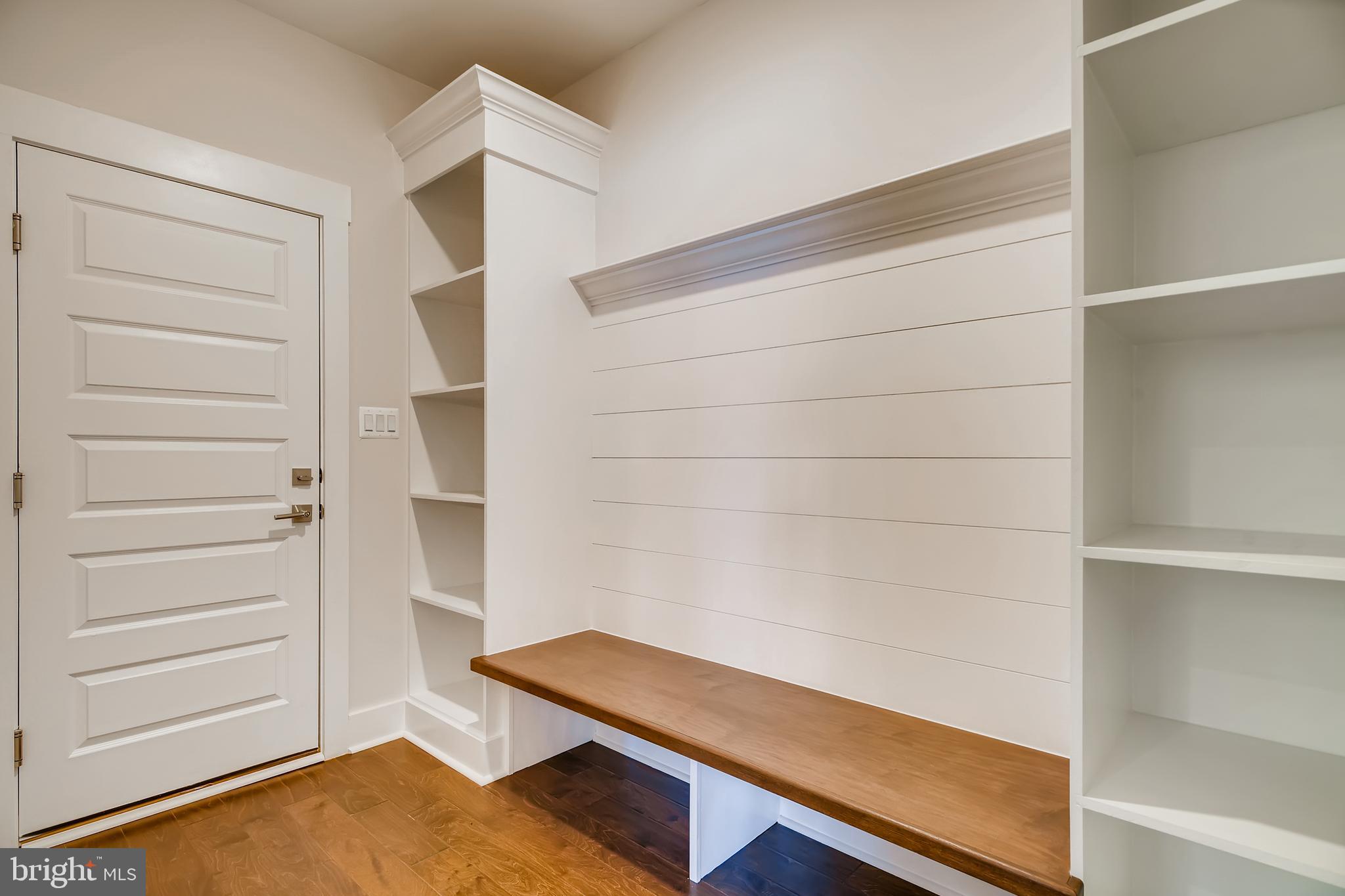 1215 B Providence Road Towson, MD 21286 - Photo 9 of 27 Main Level - Mud Room makes like easier