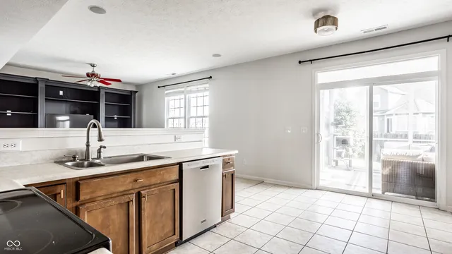 $368,500 | 6127 North Woods Edge Drive, McCordsville, IN 46055