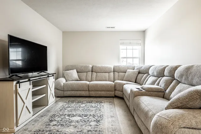 $368,500 | 6127 North Woods Edge Drive, McCordsville, IN 46055