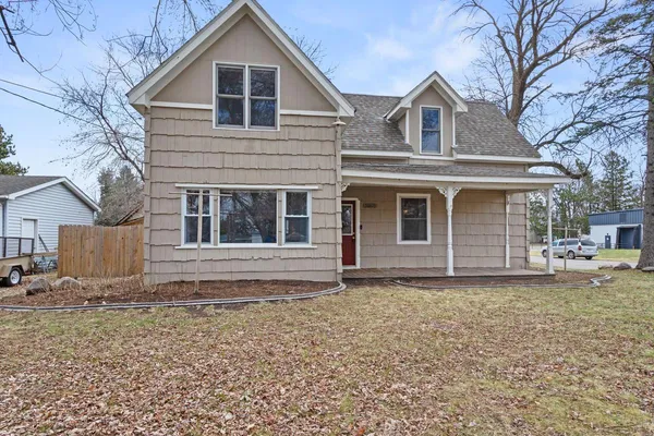 $250,000 | 30675 Olinda Trail, Lindstrom, MN 55045