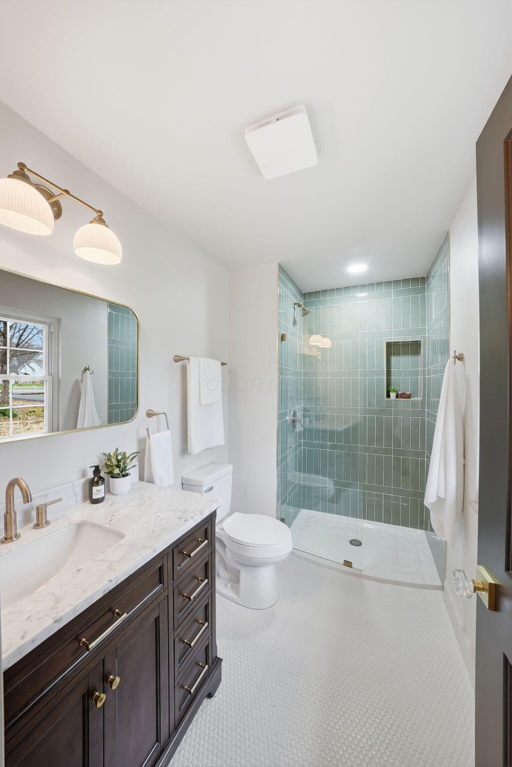 4445 Central College Road Westerville, OH 43081 - Photo 28 of 80 Bedroom 2 ensuite bathroom - completely new everything!