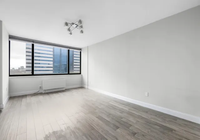$2,900 | 45 River Drive South, Unit 2007, Jersey City, NJ 07310