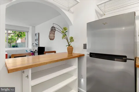 a view of entryway with hall