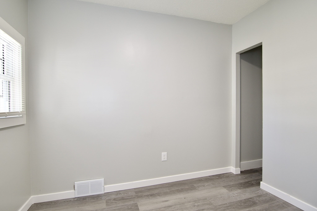 69 Manhattan Street Springfield, MA 01109 - Photo 24 of 36