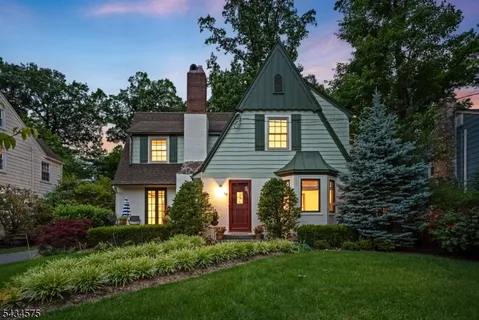 $1,885,000 | 35 Woodland Road, Short Hills, NJ 07078