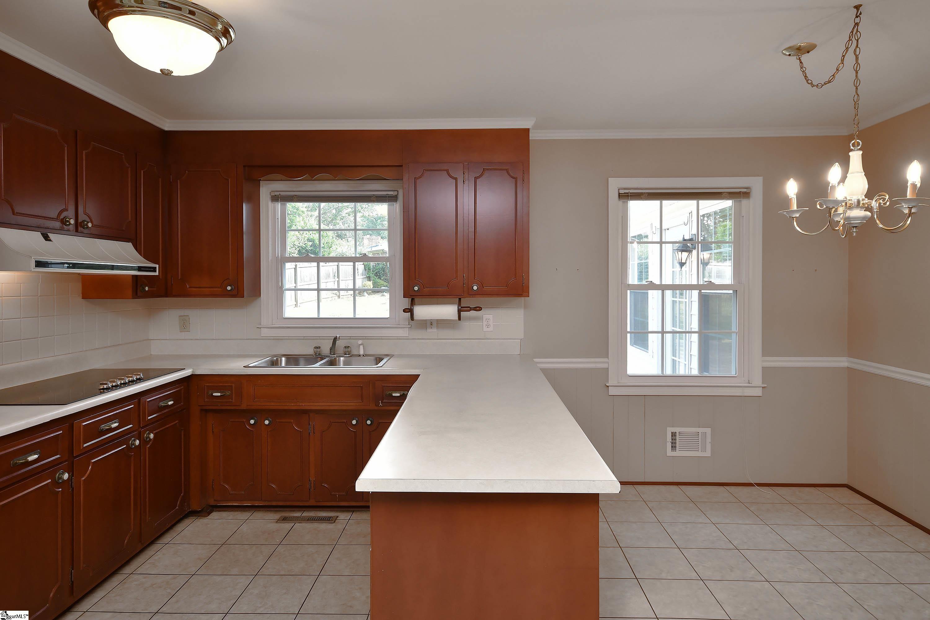 19 Spring Forest Road Greenville, SC 29615 - Photo 11 of 42 Gallery Image 11