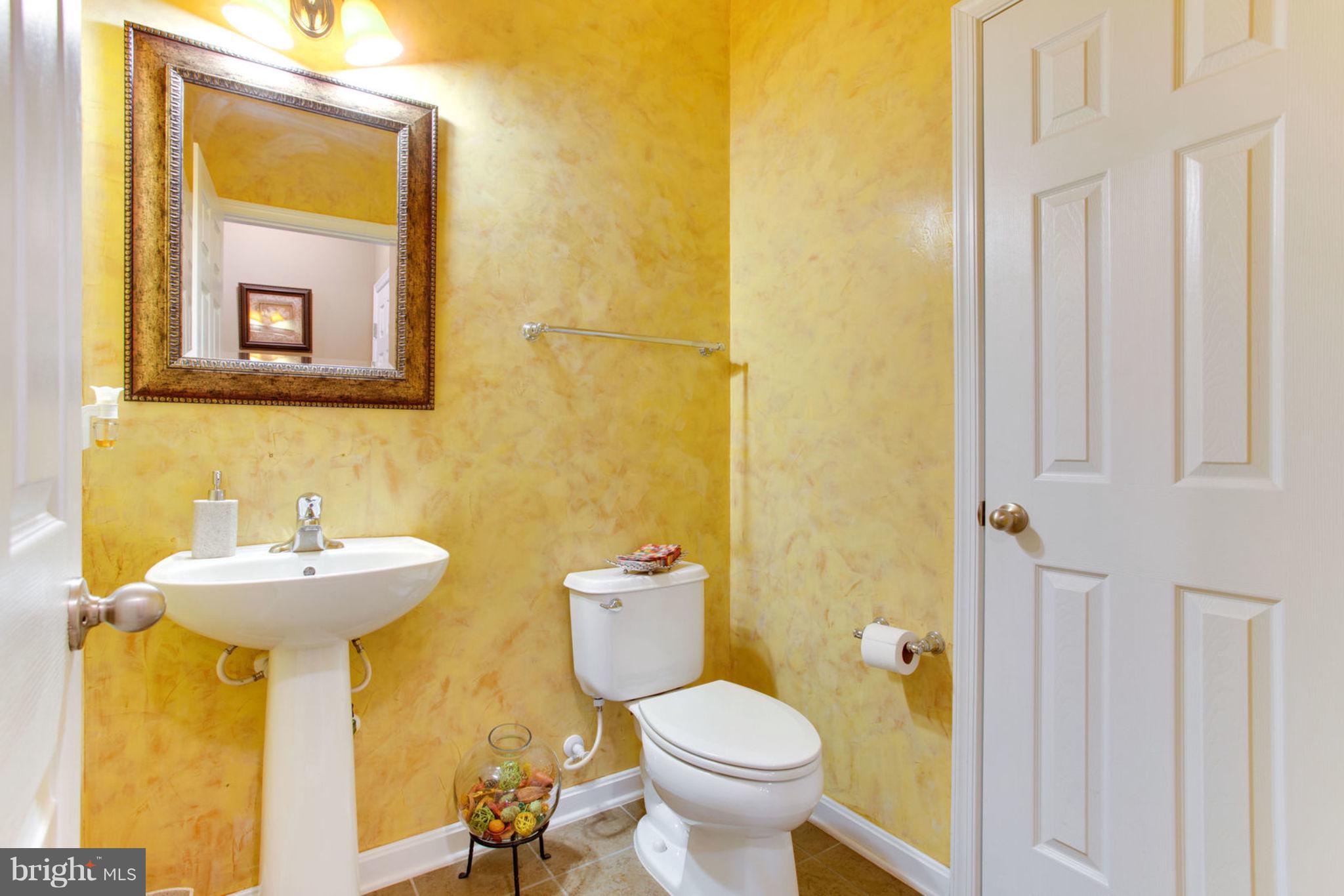 9535 Center Street Manassas, VA 20110 - Photo 7 of 26 Main level powder room