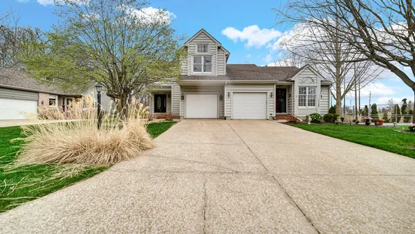 $284,900 | 3808 Chimney Hill Drive, Valparaiso, IN 46383