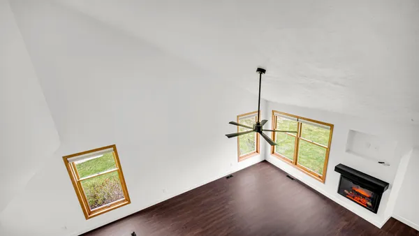 $284,900 | 3808 Chimney Hill Drive, Valparaiso, IN 46383
