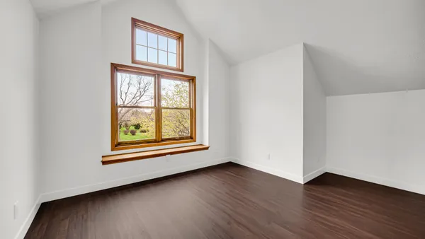 $284,900 | 3808 Chimney Hill Drive, Valparaiso, IN 46383