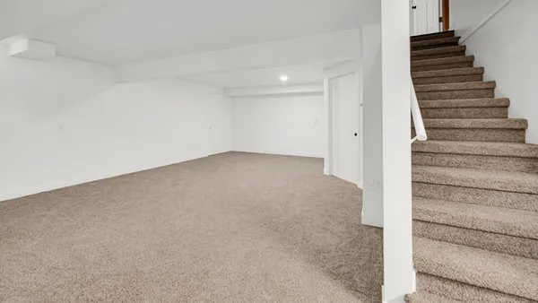 $284,900 | 3808 Chimney Hill Drive, Valparaiso, IN 46383