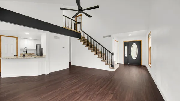 $284,900 | 3808 Chimney Hill Drive, Valparaiso, IN 46383