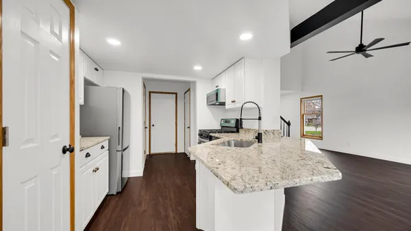 $284,900 | 3808 Chimney Hill Drive, Valparaiso, IN 46383