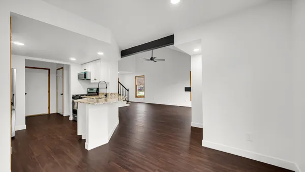 $284,900 | 3808 Chimney Hill Drive, Valparaiso, IN 46383