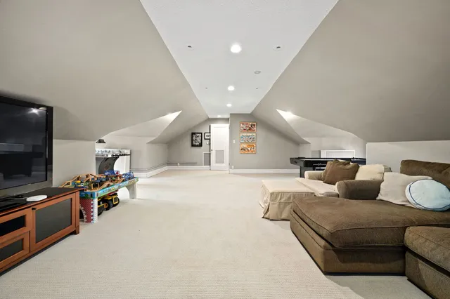 $3,275,000 | 2855 Sheridan Place, Evanston, IL 60201