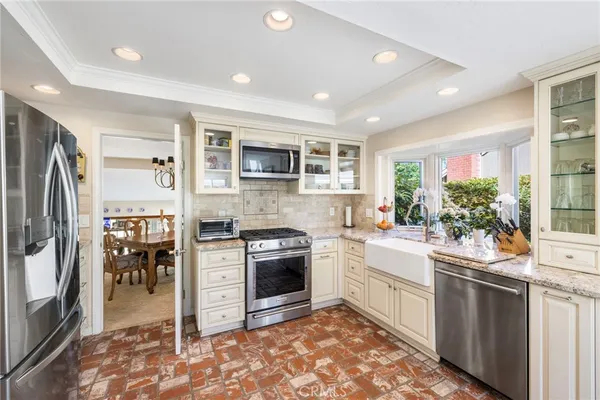 $1,998,800 | 23 Rainbow Falls, Irvine, CA 92603