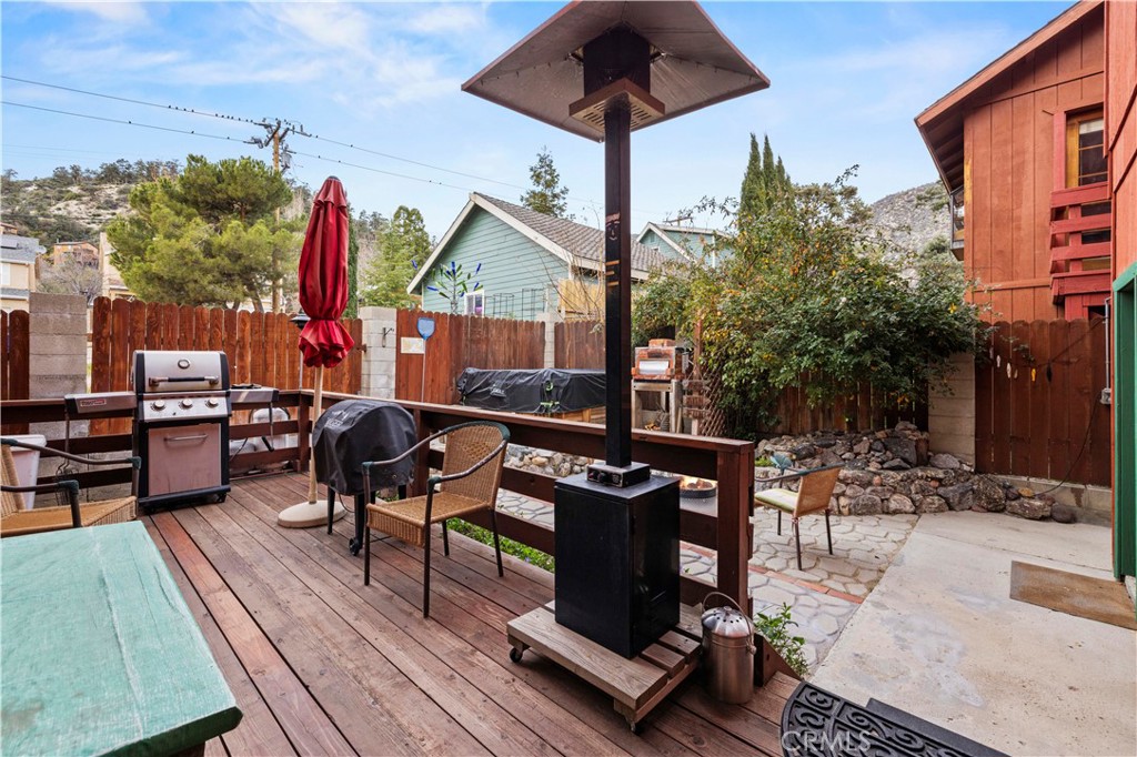 921 Piru Way Frazier Park, CA 93225 - Photo 37 of 62 a view of a terrace with sitting area