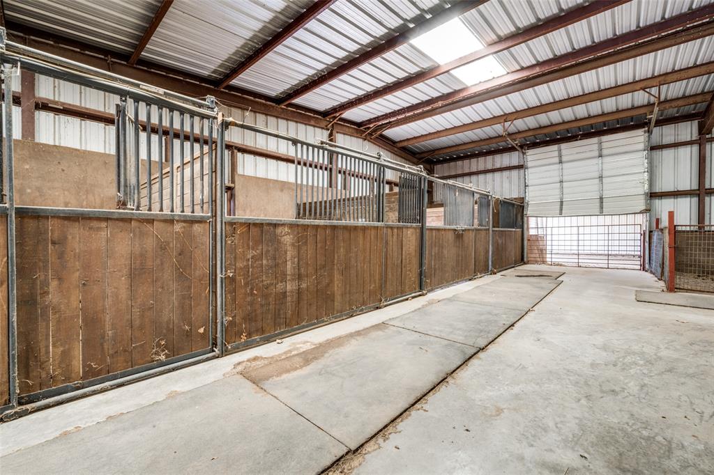 2080 County Road 2445 Decatur, TX 76234 - Photo 23 of 40