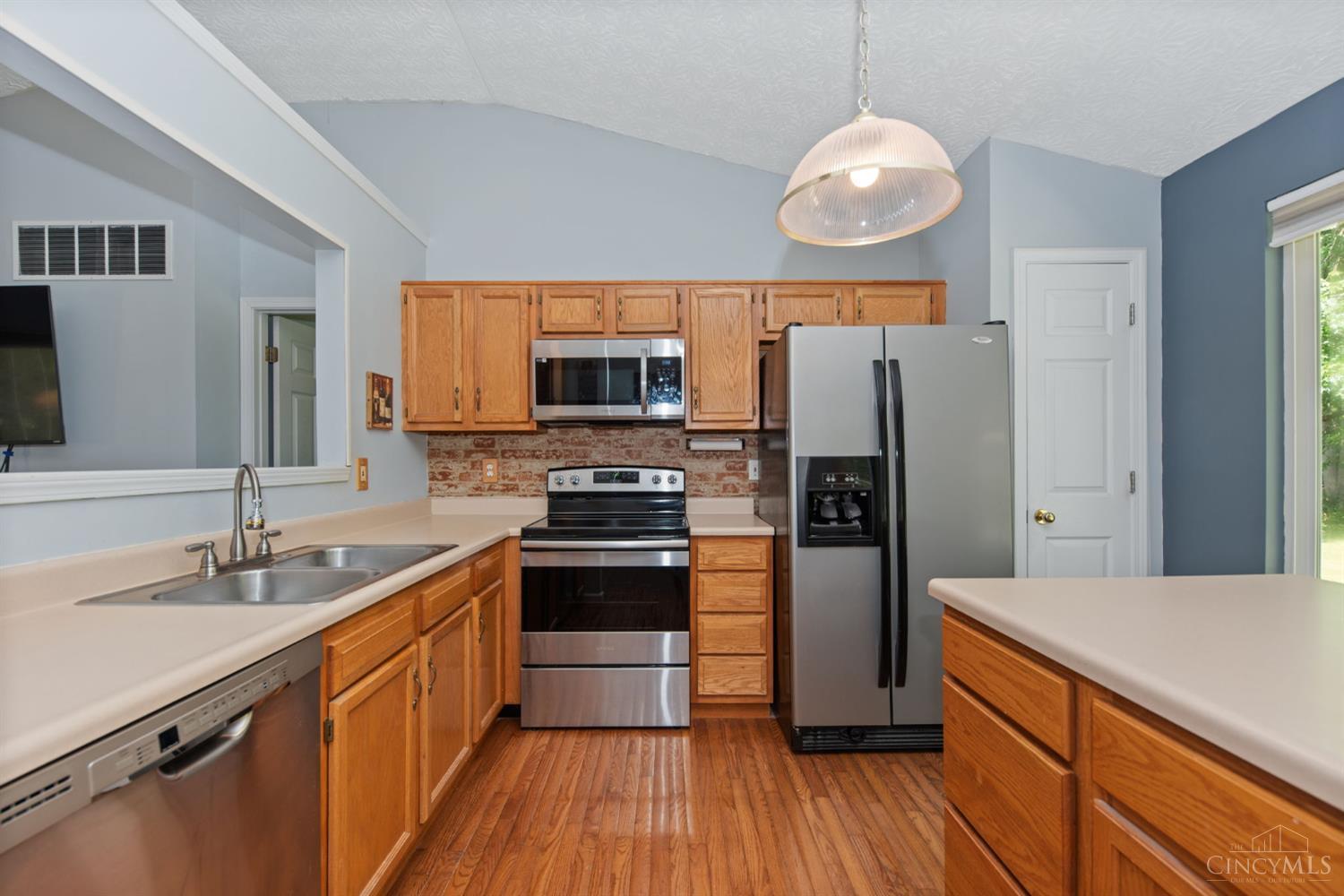 1518 Creekside Road Amelia, OH 45102 - Photo 23 of 55 Gallery Image 23