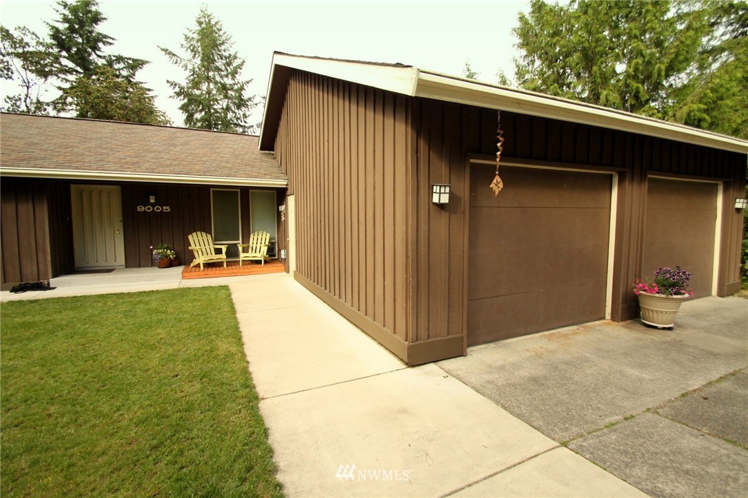 9005 Ridgeview Circle West University Place, WA 98466 - Photo 2 of 25 Gallery Image 2