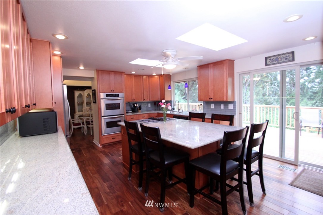 9005 Ridgeview Circle West University Place, WA 98466 - Photo 5 of 25 Gallery Image 5