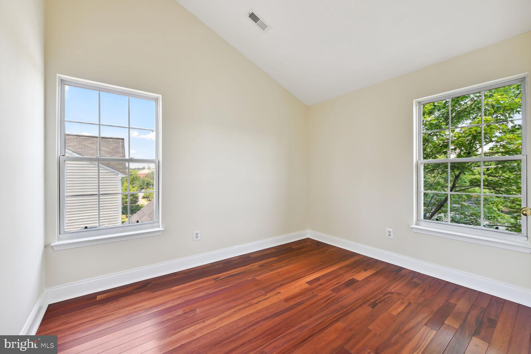 2516 James Maury Drive Herndon, VA 20171 - Photo 18 of 25