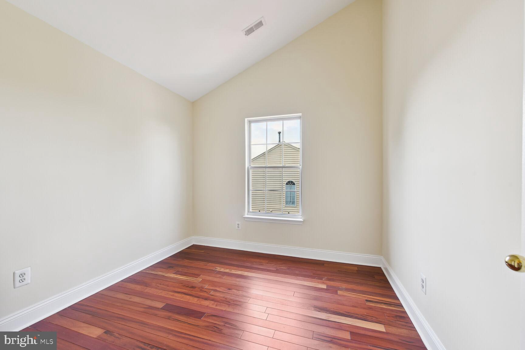 2516 James Maury Drive Herndon, VA 20171 - Photo 19 of 25