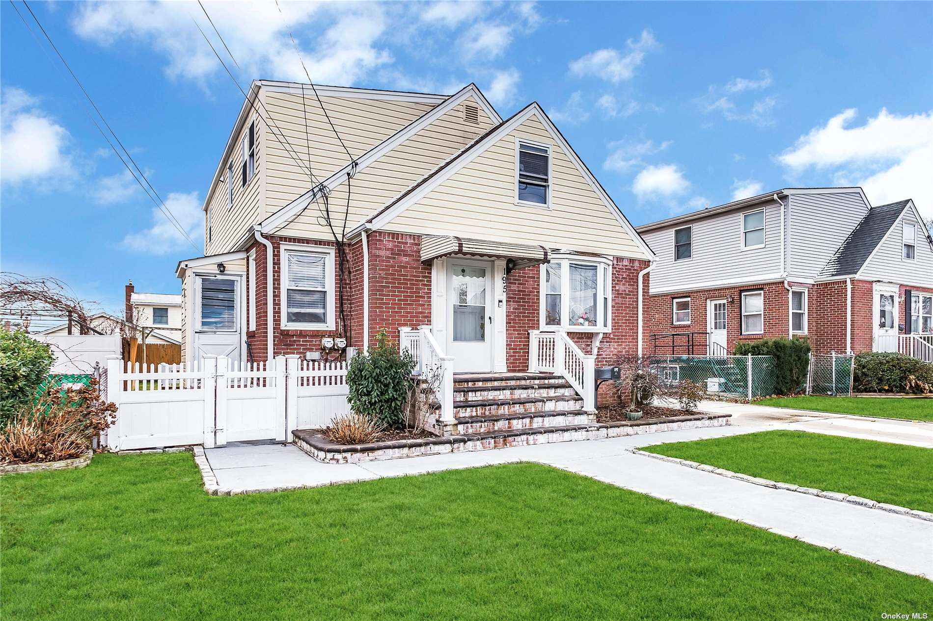 195 Raff Avenue Mineola, NY 11501 - Photo 1 of 1 Gallery Image 1