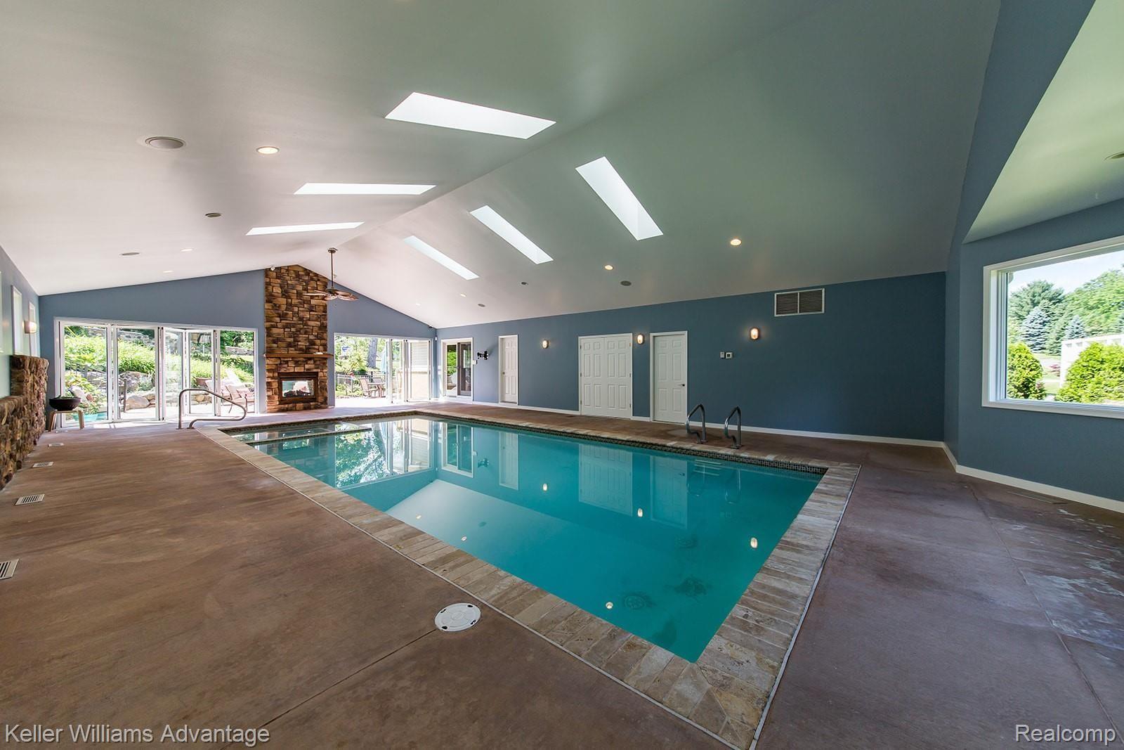 33365 Raphael Road Farmington, MI 48336 - Photo 38 of 56 Raphael_33365_Pool_03.jpg